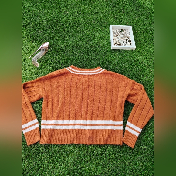 V-Neck Cable Knit Sweater - Tan - Picture 3 of 5